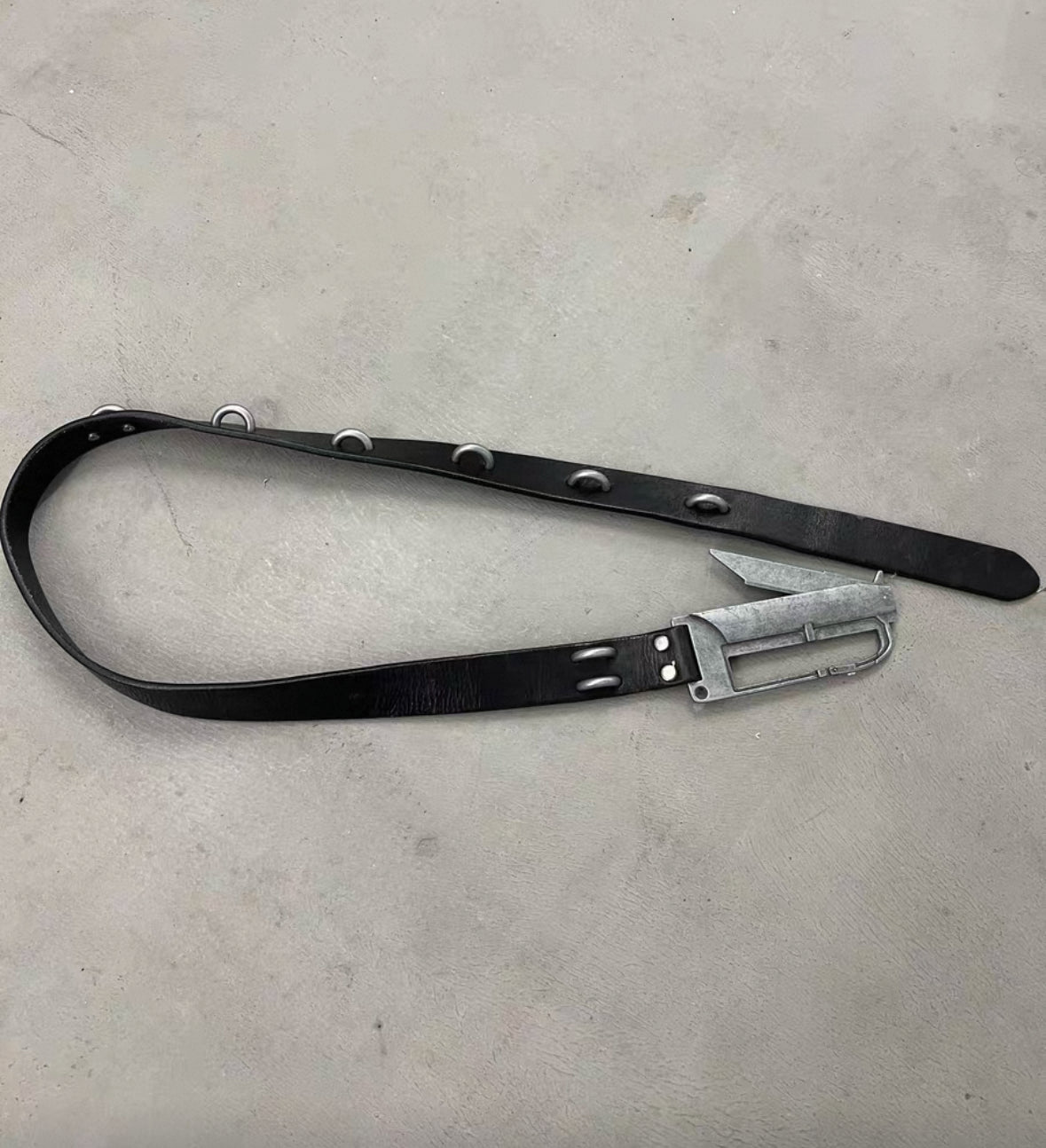 REBEL WAVE Knife Belt