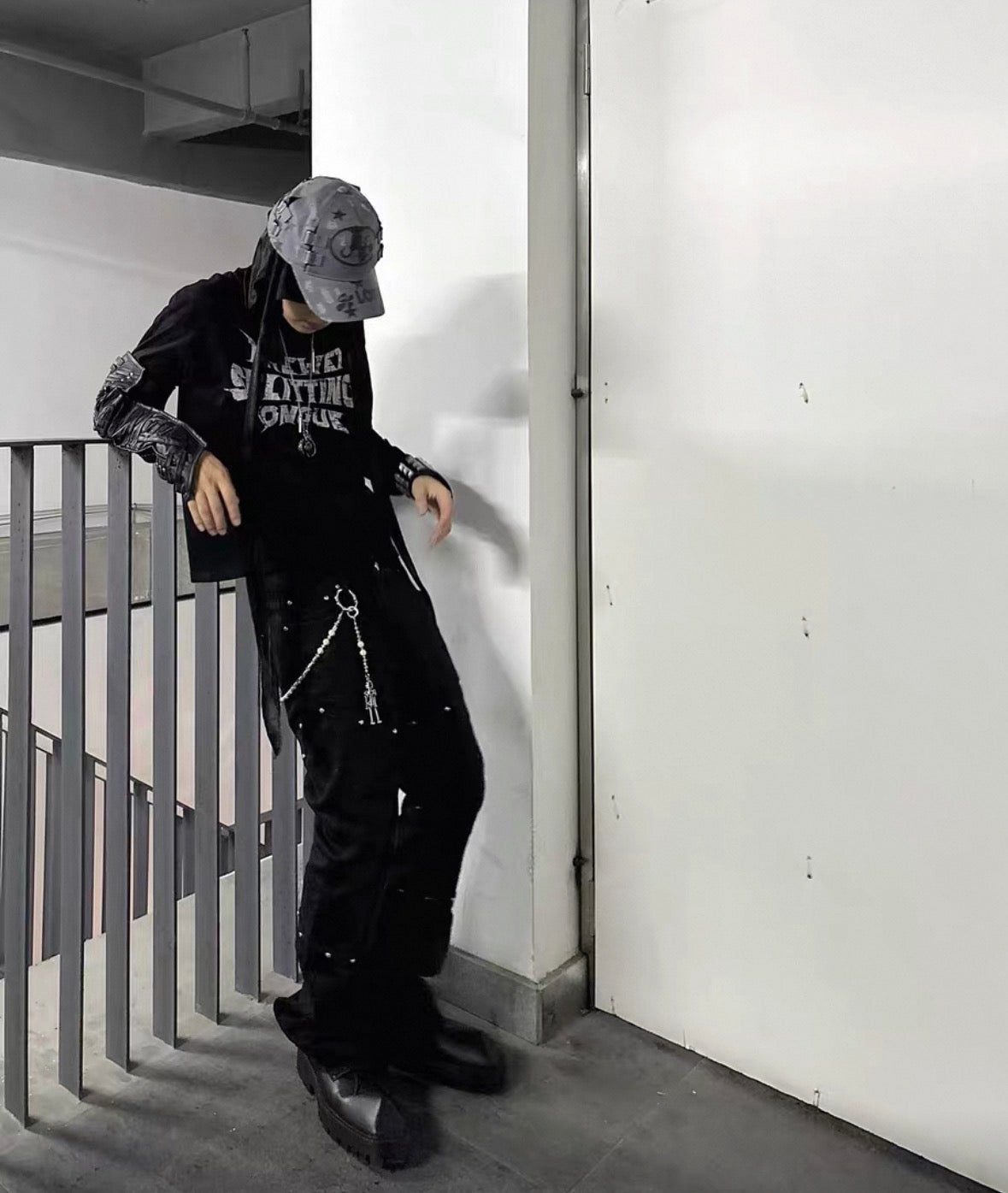 THEWET Studs Flare Pants