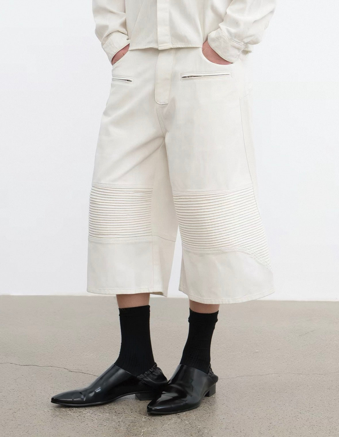 JCAESAR Ribbed Moto Capri Pants