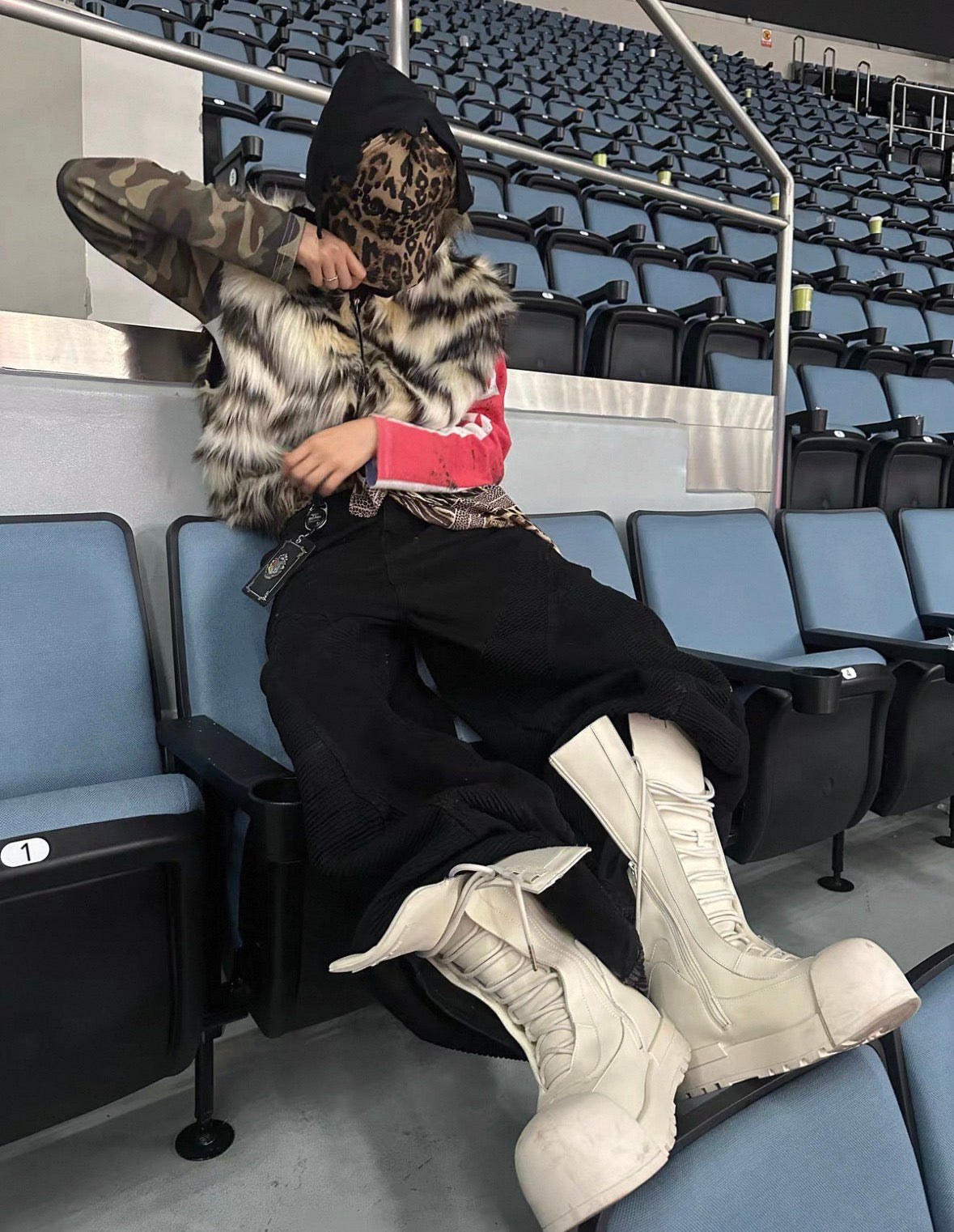 NOTHINGNESS WORLD Far Vest Hoodie