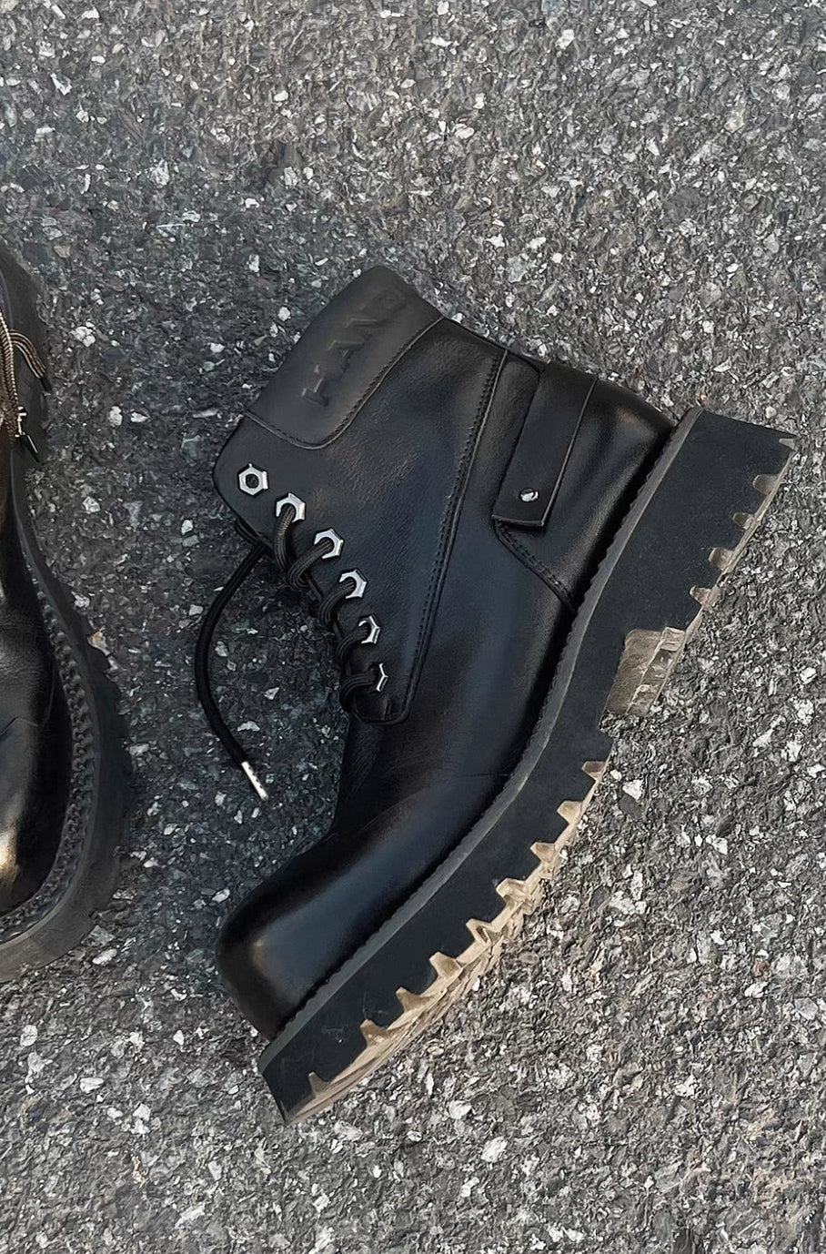 HANQIAORJI Platform Boots