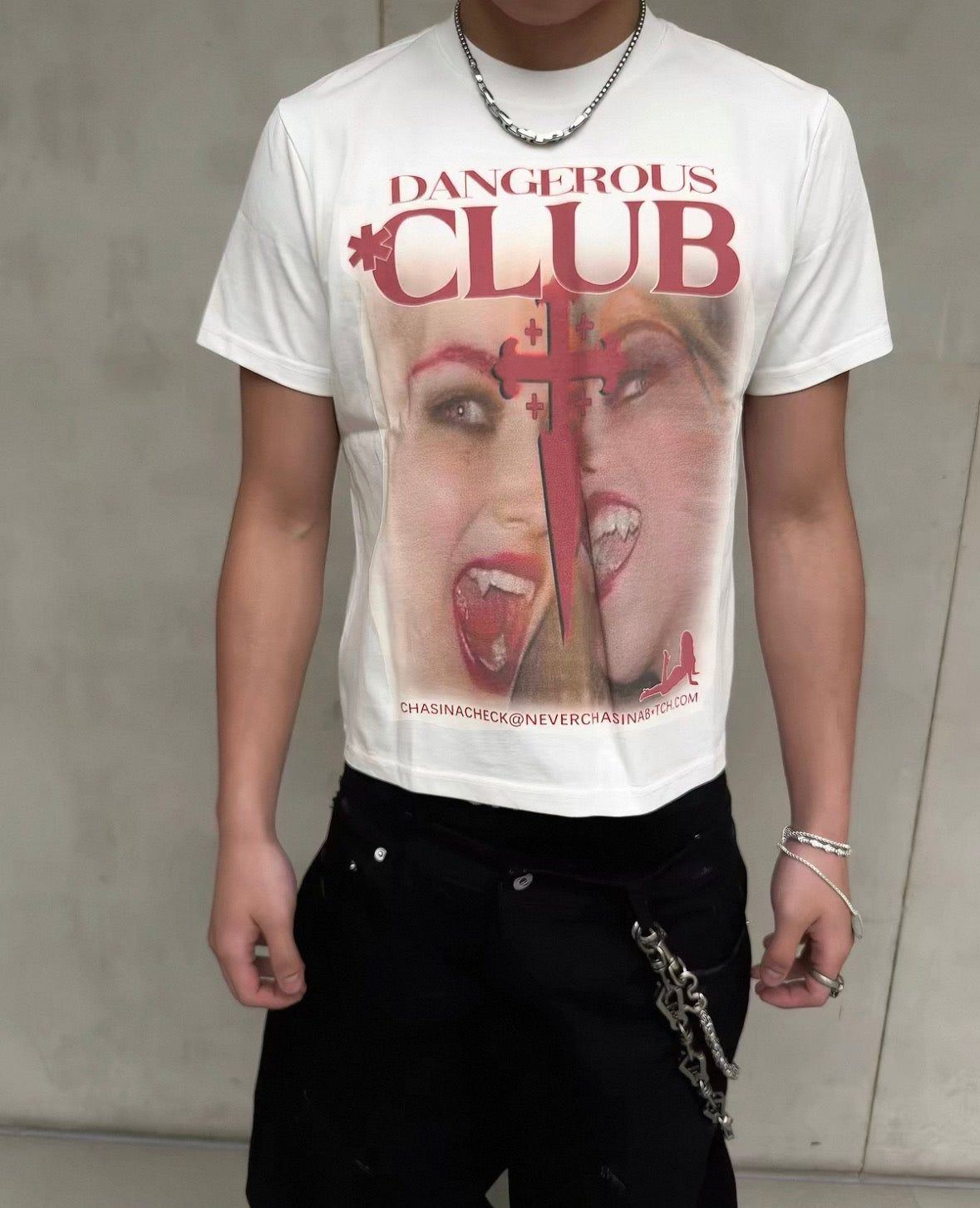 RYE CHASIN Dangerous club T-shirt