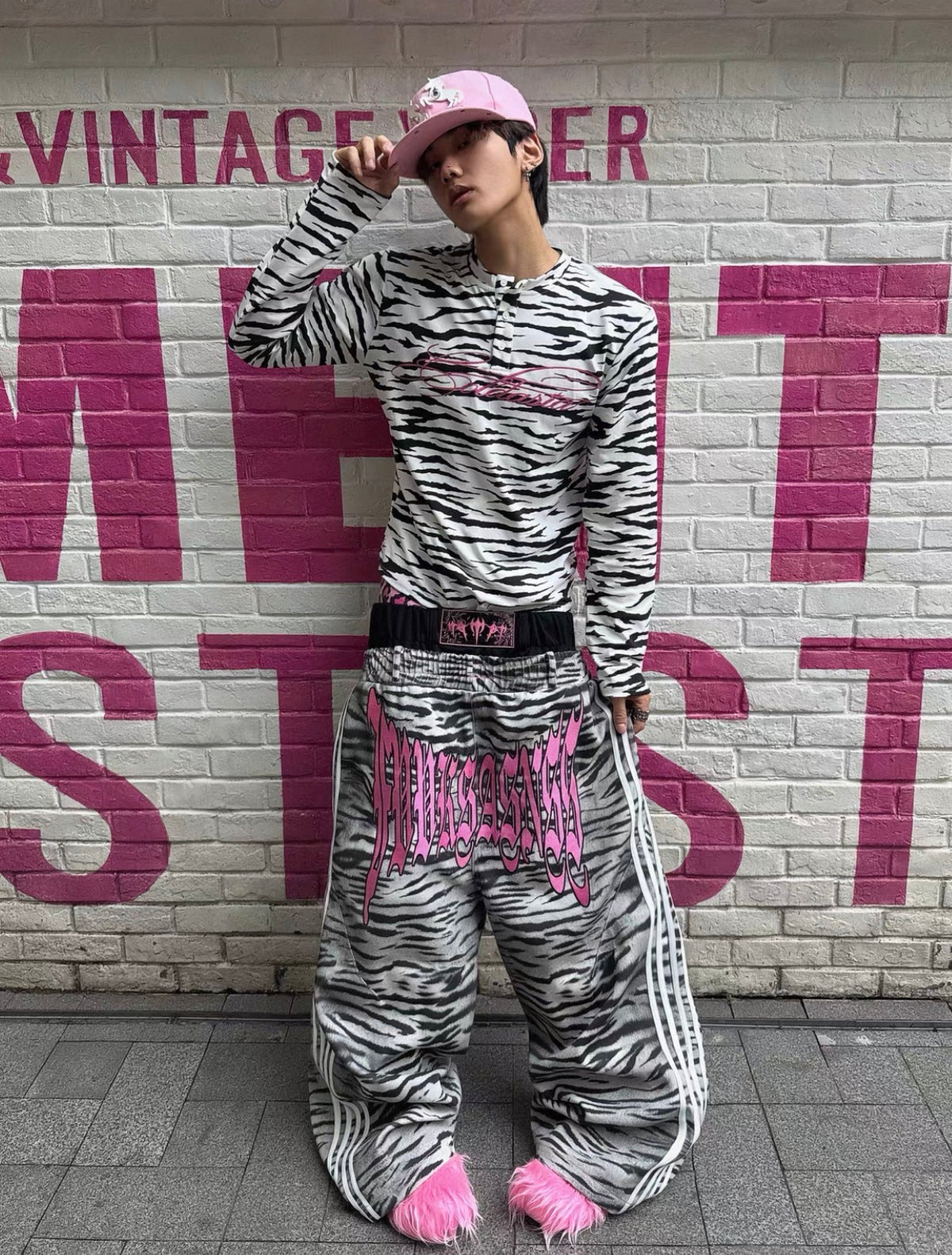 NUMB ASIA フラッシュプリント ゼブラ 長袖Tシャツ SELFISH