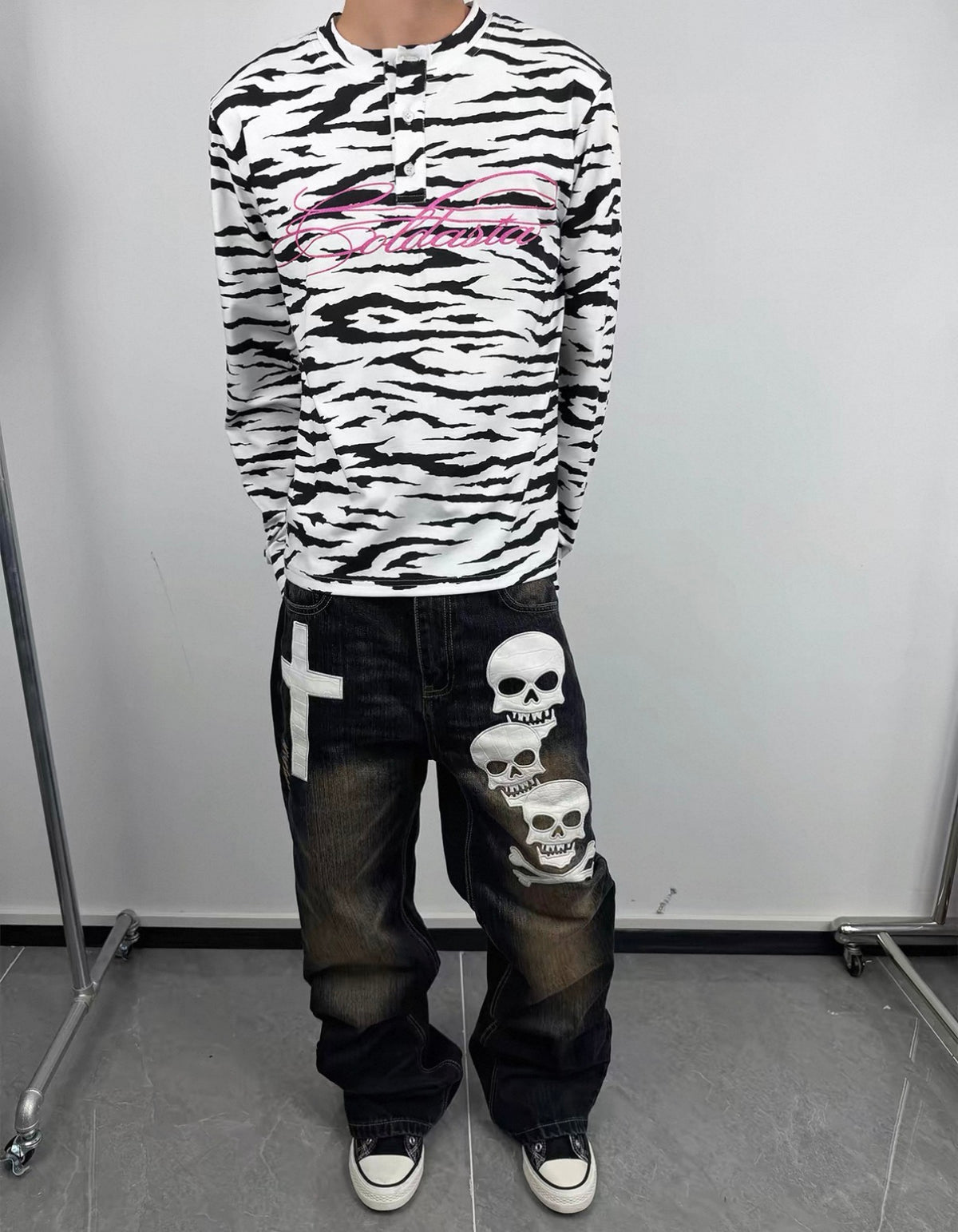 NUMB ASIA フラッシュプリント ゼブラ 長袖Tシャツ SELFISH