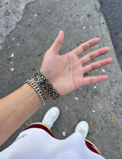 KIOSK Metal watch