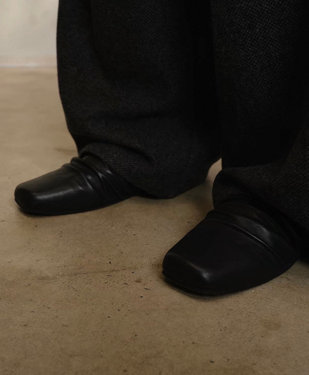 Cowhide Leather Slipper