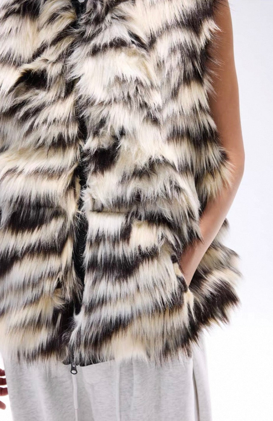 NOTHINGNESS WORLD Far Vest Hoodie