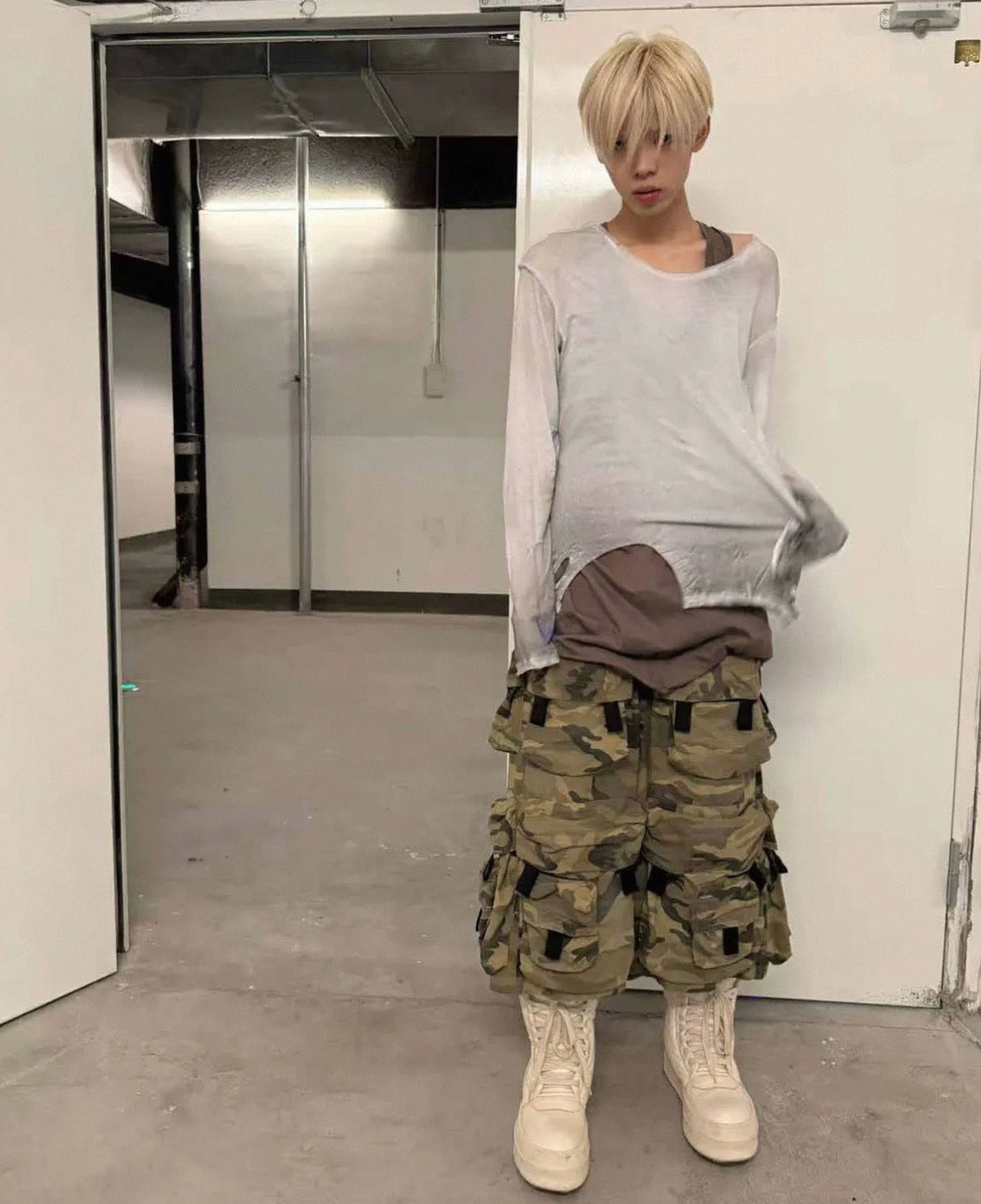 CINDER VEIN ダメージウォッシュ スリムフィット長袖Tシャツ SELFISH