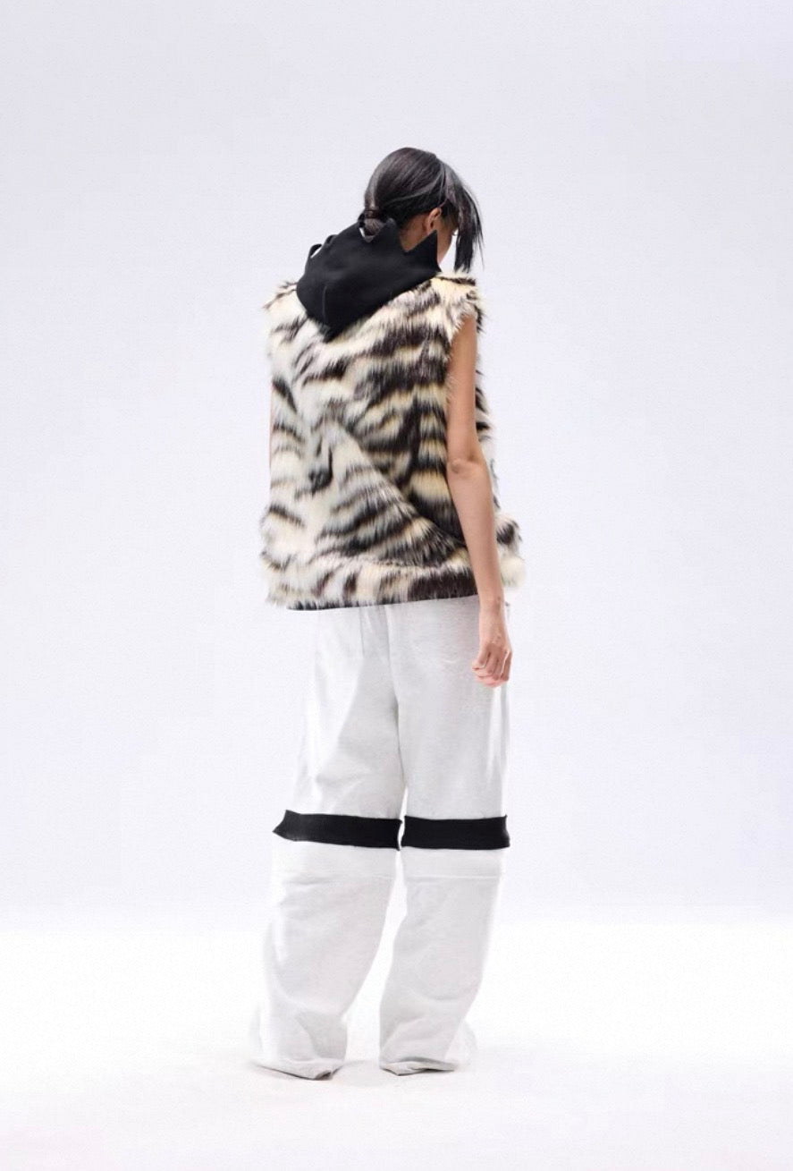 NOTHINGNESS WORLD Far Vest Hoodie