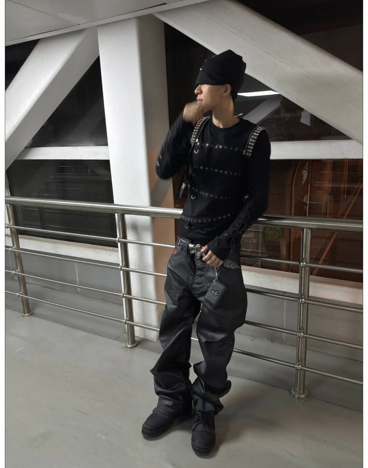 CINDER VEIN Dリングストラップ 長袖Tシャツ SELFISH