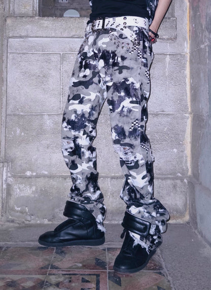 LIGHTINUS Distressed Camo Flare Jeans