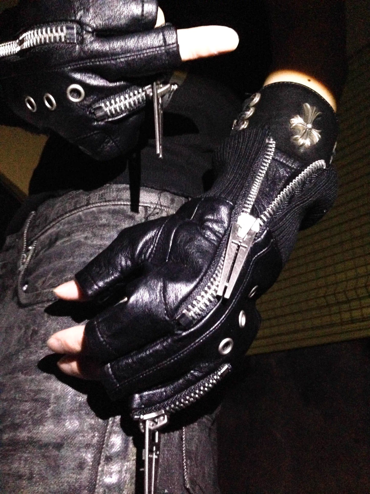 REBEL WAVE ダブルジップ クロススタッズ レザーフィンガーレスグローブ SELFISH