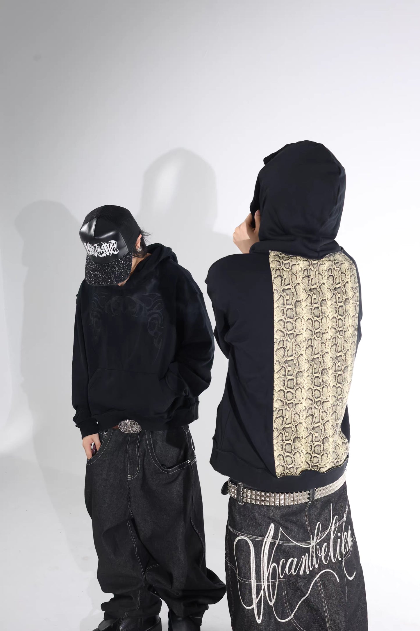 UCAN'TBELIKEME パイソン柄 バックパネル ウォッシュ クロップドフーディー SELFISH