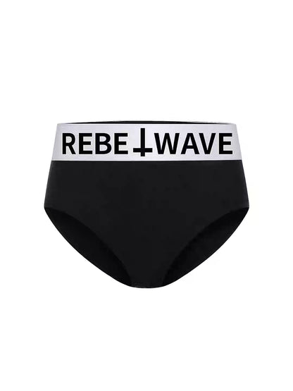 REBEL WAVEのレディースショーツ。ブラックのボディにコントラストの効いたロゴウエストバンドを組み合わせ、モダール・コットン混のストレッチ素材を使用。S・M・L展開。SELFISH公式オンラインストア。